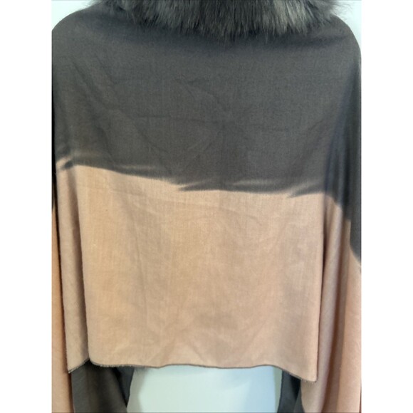 Women’s Faux Fur Wrap Shawl - Picture 6 of 8